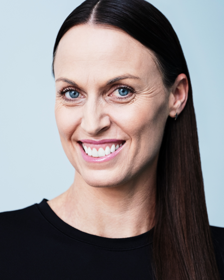 Amanda Beard headshot